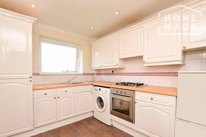 1 Bedroom Flat To Rent In Court Downs Road, Beckenham, BR3