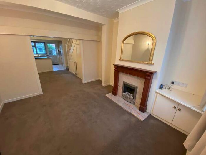 3 Bedroom Terraced House To Rent In Peel Street Macclesfield, SK11