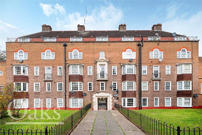 3 Bedroom Flat For Sale In Effingham House, Albion Grove, SW8