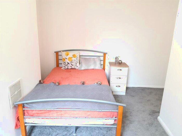 5 Bedroom House To Rent In Highworth Avenue, Cambridge, CB4