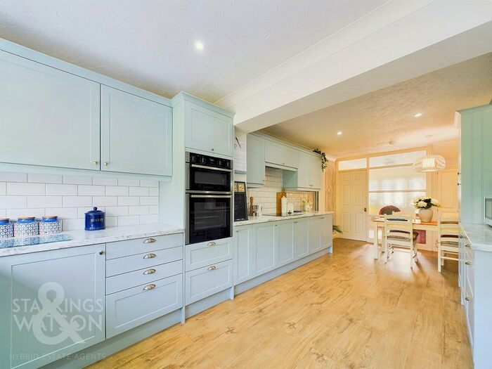 4 Bedroom Detached House For Sale In Tasburgh Road, Saxlingham Thorpe, Norwich, NR15