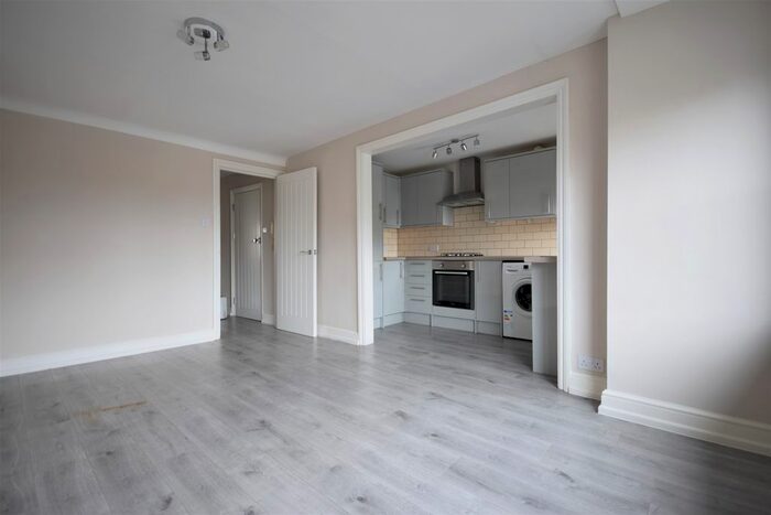 2 Bedroom Flat To Rent In Lordship Lane, East Dulwich, SE22