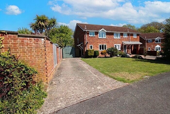 3 Bedroom Semi-Detached House For Sale In Woodside, Ashford, TN23