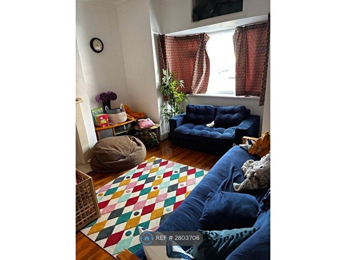 3 Bedroom Terraced House To Rent In Foundry Lane, Southampton, SO15