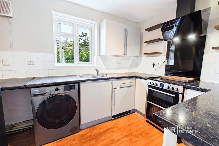 1 Bedroom Flat To Rent In Donald Woods Gardens, Surbiton, Surrey., KT5