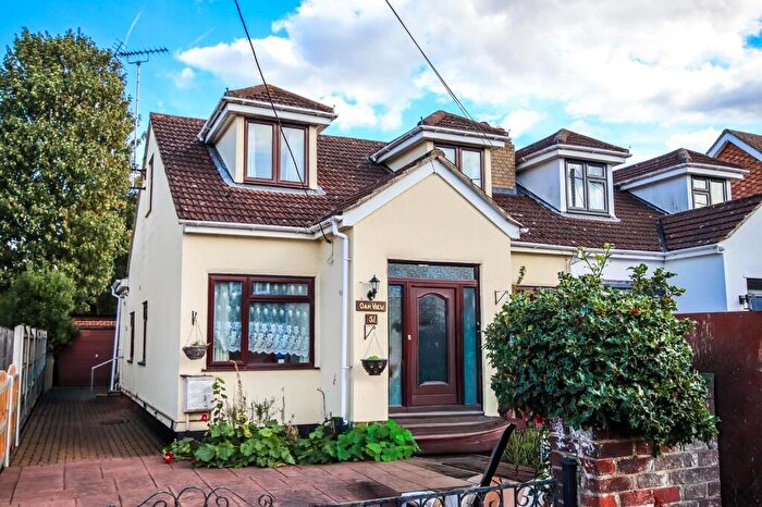 4 Bedroom Semi-Detached House For Sale In Goodwood Avenue, Hutton, Brentwood, Essex, CM13