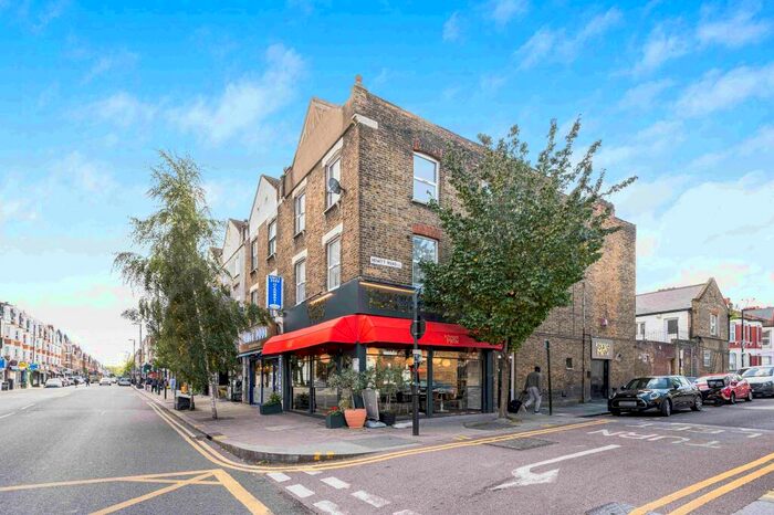 2 Bedroom Flat To Rent In Green Lanes, Haringay, N8