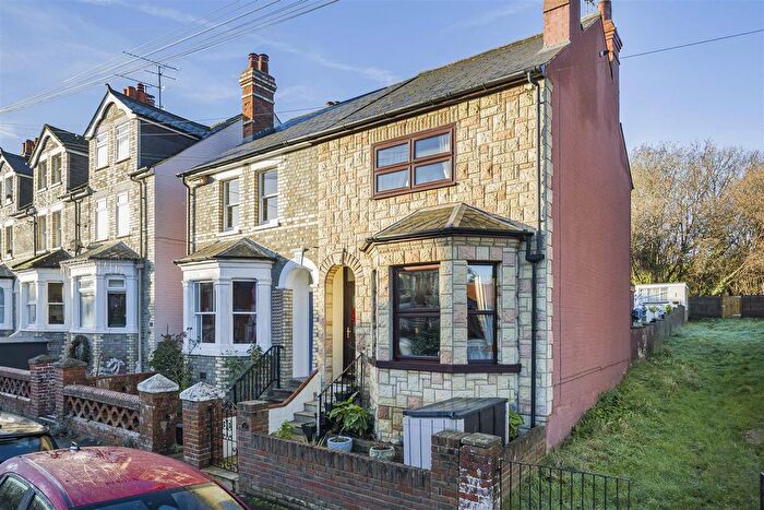 3 Bedroom Semi Detached House For Sale In Blenheim Road, Caversham, Reading, RG4