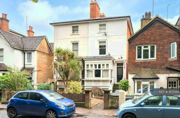 1 Bedroom Flat To Rent In Horsham Road, Dorking, RH4