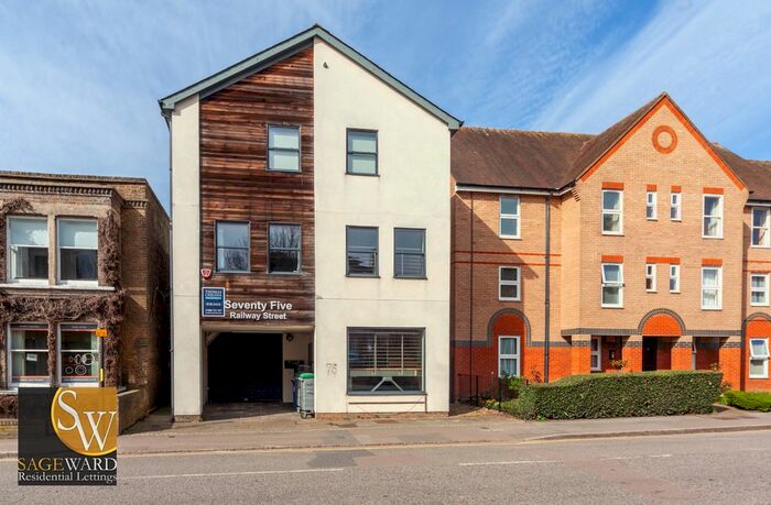 2 Bedroom Flat To Rent In Railway Street, Hertford, SG14