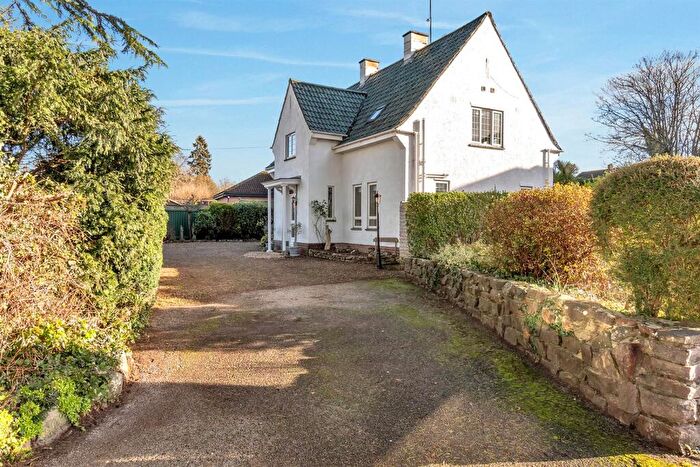 4 Bedroom Detached House For Sale In Exeter Road, Honiton, EX14