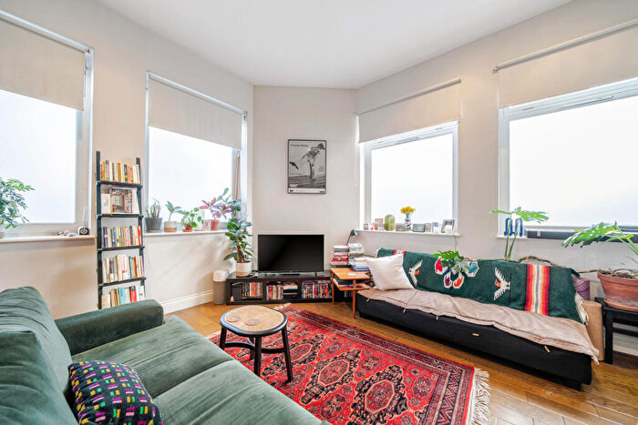 1 Bedroom Apartment For Sale In Malpas Road, Brockley, SE4