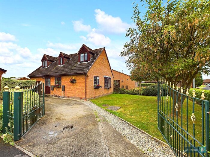 3 Bedroom Bungalow For Sale In Oakwell Drive, Askern, Doncaster, South Yorkshire, DN6