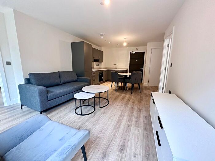 2 Bedroom Flat To Rent In Boulevard Plaza, A Bristol Street, Birmingham, B5