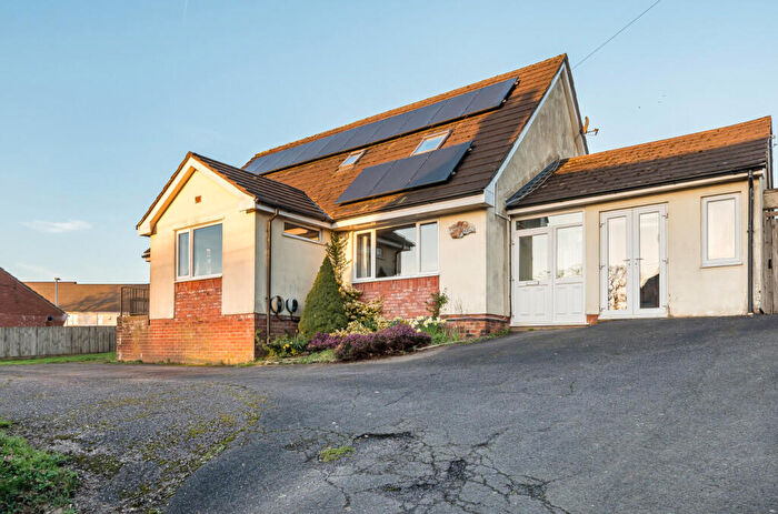 4 Bedroom Bungalow For Sale In Burlescombe, Tiverton, Devon, EX16