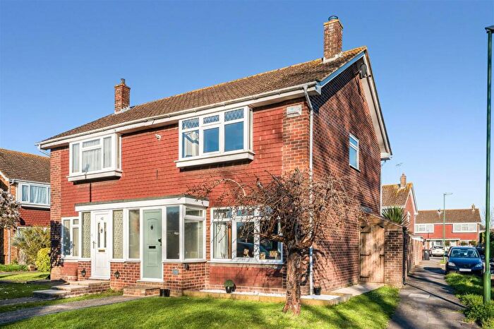 3 Bedroom Semi-Detached House For Sale In Arnold Way, Bosham, Chichester, PO18