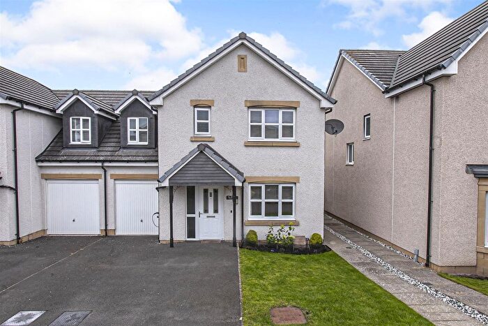 3 Bedroom Semi-Detached House To Rent In William Lane, Crossgates, Cowdenbeath, KY4