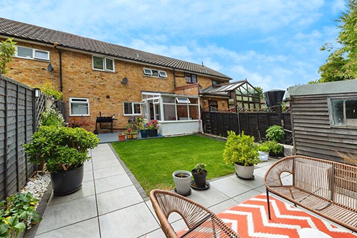 3 Bedroom Terraced House For Sale In Ferrier Road, Chells, Stevenage, SG2