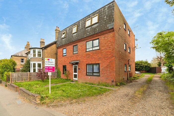 1 Bedroom Flat For Sale In London Road, Hertford, SG13