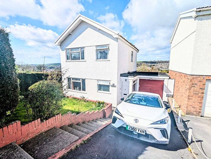 3 Bedroom Detached House For Sale In Elder Grove, Llangunnor, Carmarthen, Carmarthenshire., SA31