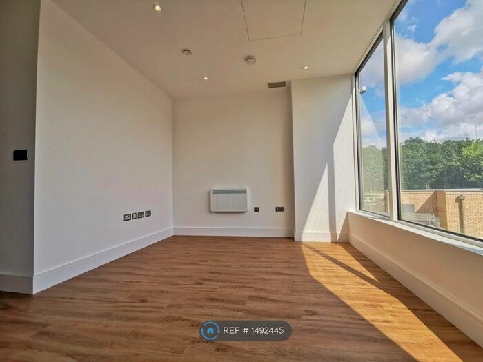 Studio To Rent In West Gate, London, W5