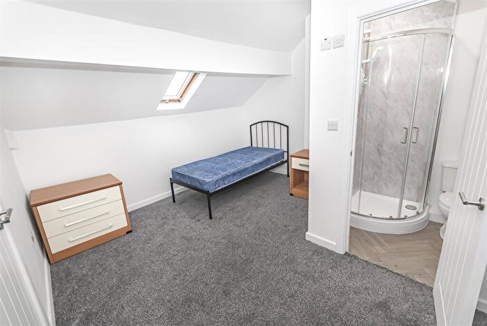 1 Bedroom Terraced House To Rent In Bridge Street, Shaw, Oldham, OL2