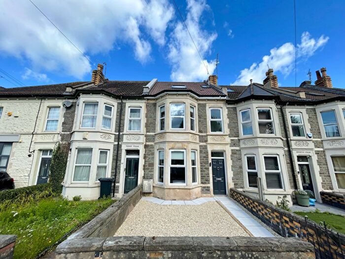 6 Bedroom Terraced House To Rent In Downend Road, Bristol, BS16