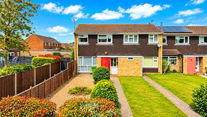 3 Bedroom End Of Terrace House For Sale In Ashwood Close, Tilehurst, Reading, Berkshire, RG31