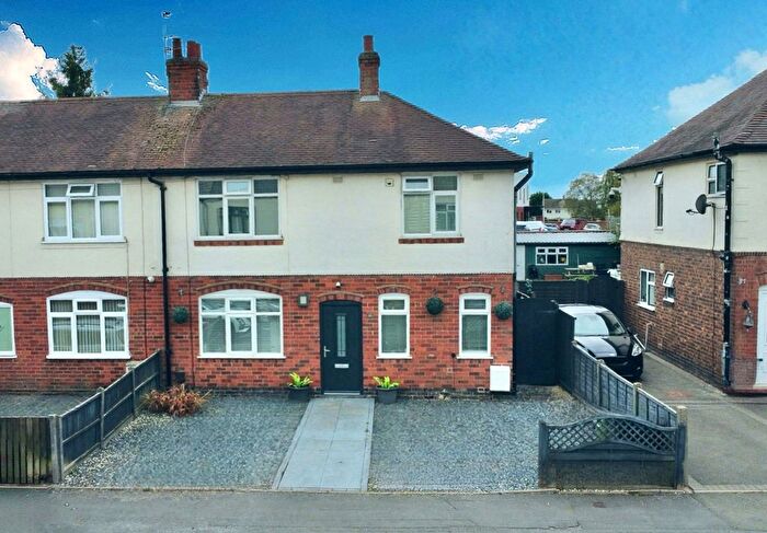 3 Bedroom Semi-detached House For Sale In Oldbury Road, Nuneaton, CV10