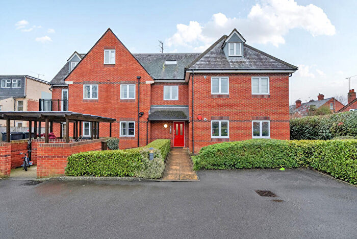 2 Bedroom Apartment For Sale In Cardigan Road, Reading, Berkshire, RG1
