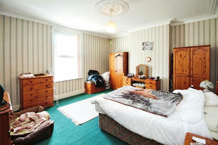 3 Bedroom Terraced House For Sale In Holdsworth Street, Plymouth, Devon, PL4