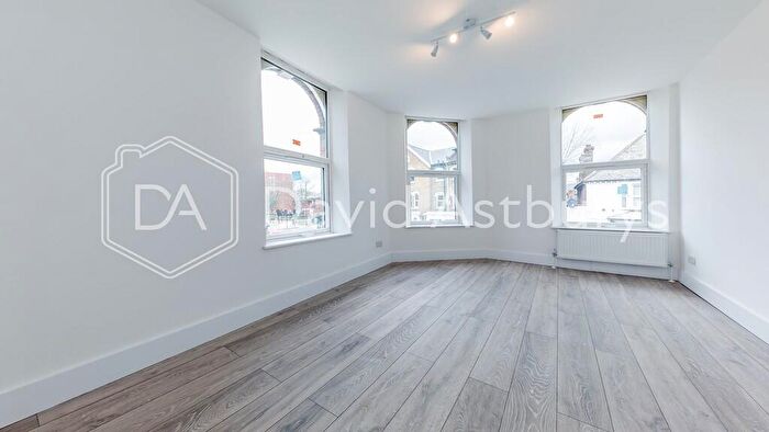 2 Bedroom Apartment To Rent In Turnpike Lane, Crouch End, London, N8