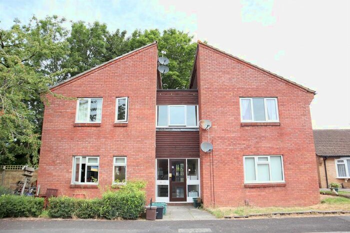 1 Bedroom Flat To Rent In Corner Croft, Clevedon, BS21