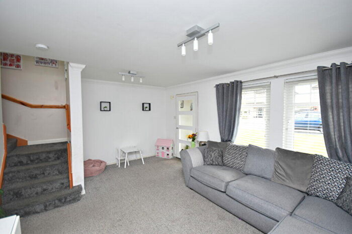 3 Bedroom Semi-Detached Villa For Sale In Bell View, Newmains, ML2