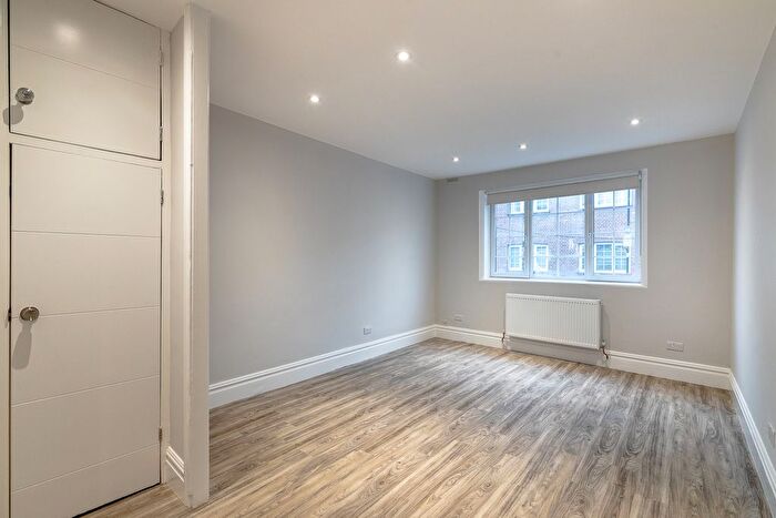 2 Bedroom Flat To Rent In Ranelagh Garden Mansions, Fulham, SW6