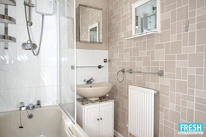 2 Bedroom Semi-Detached House For Sale In Clos Marina, Gowerton, Swansea, SA4