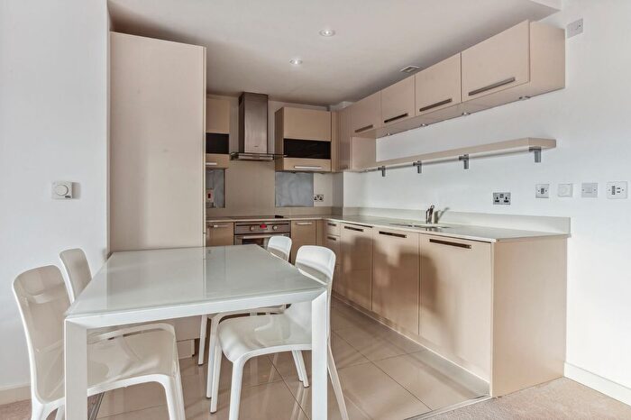 2 Bedroom Flat To Rent In Alexandra Terrace, Guildford, Surrey, GU1