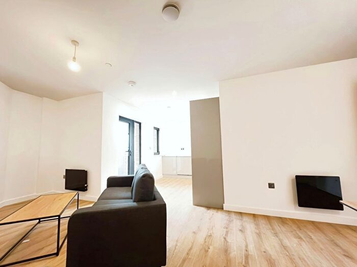 2 Bedroom Flat To Rent In Victoria Road, Pyramid House, TN23