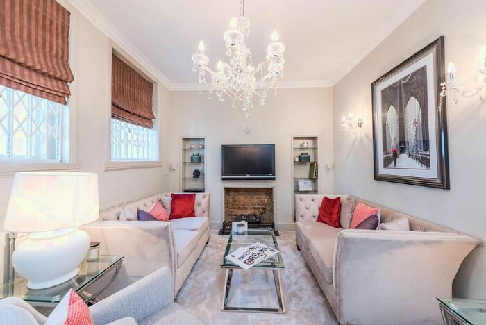 2 Bedroom Flat To Rent In Lennox Gardens, Knightsbridge, London, SW1X