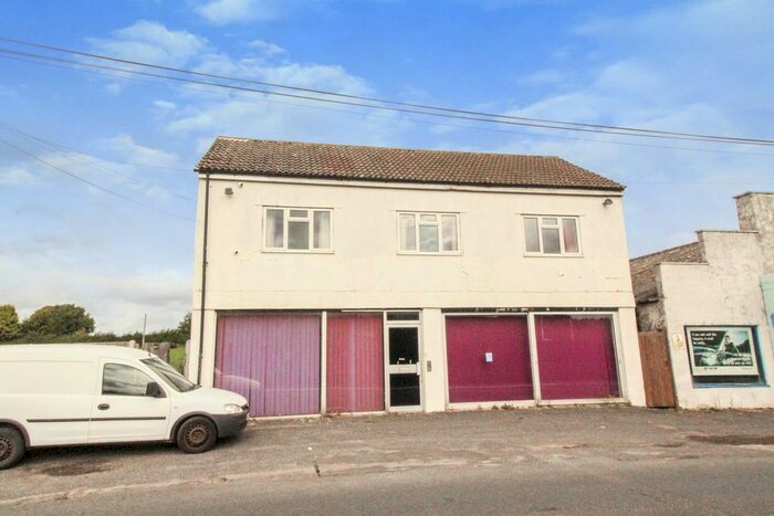 3 Bedroom Flat To Rent In Downside Garage, Swallowcliffe, Salisbury, Wiltshire, SP3