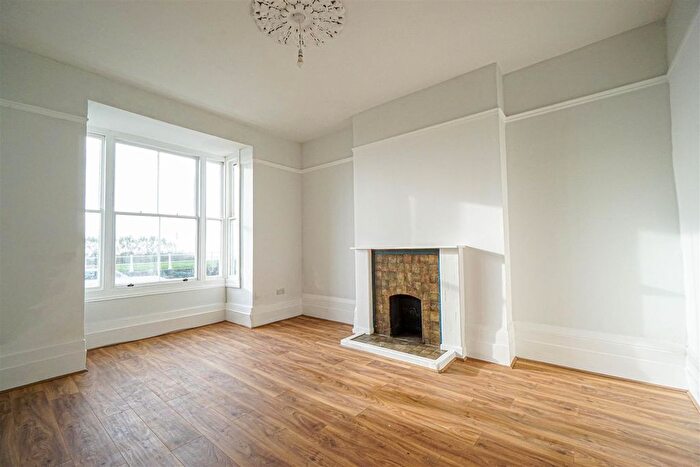 1 Bedroom Flat For Sale In Marina, St. Leonards-On-Sea, TN38