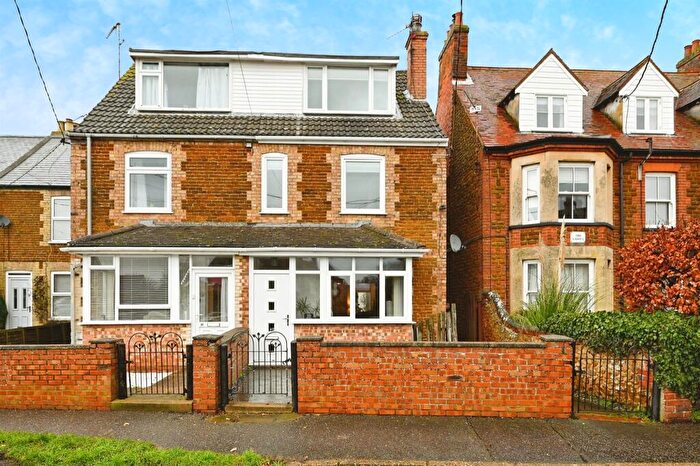 3 Bedroom Semi Detached House For Sale In Collins Lane, Heacham, King's Lynn, PE31