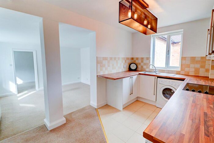 2 Bedroom Flat To Rent In School Lane, Kenilworth, CV8