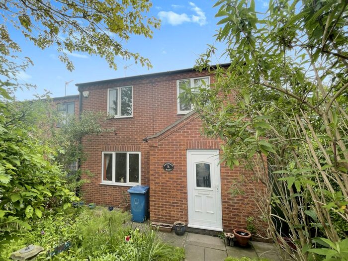 3 Bedroom Semi-Detached House For Sale In Station Road, Langworth, Lincoln, LN3