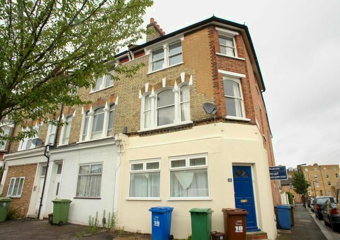 4 Bedroom Flat To Rent In Tyrrell Road, East Dulwich, London, SE22