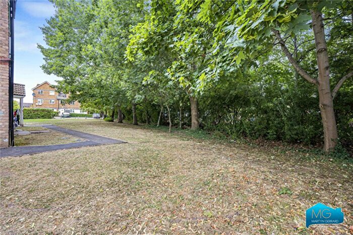 2 Bedroom Apartment To Rent In Raven Close, London, NW9