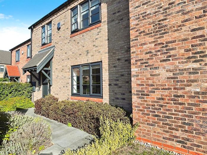 3 Bedroom Terraced House For Sale In Hawfinch Meadows, Retford, DN22