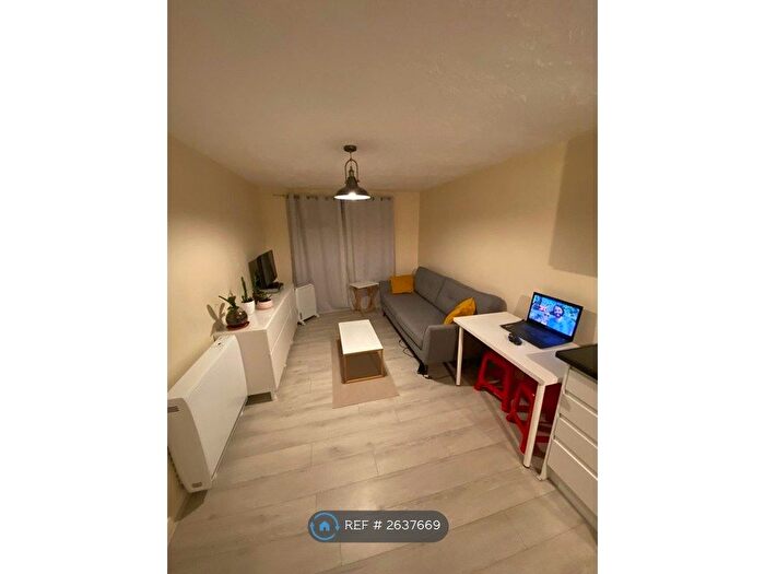 1 Bedroom Flat To Rent In Tynemouth Road, London, SE18