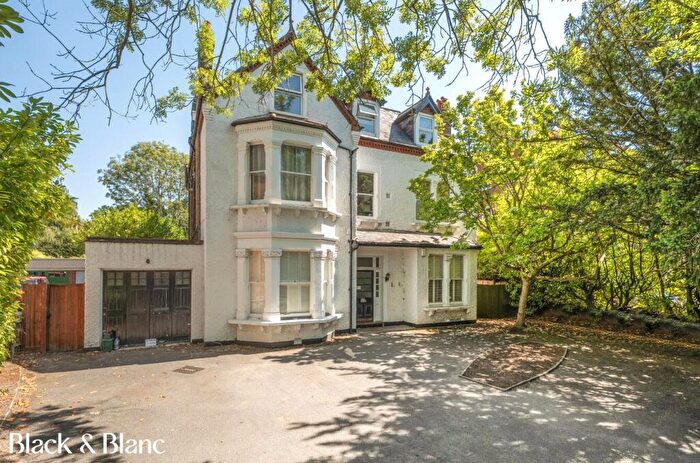 2 Bedroom Apartment For Sale In Wickham Road, Beckenham, BR3