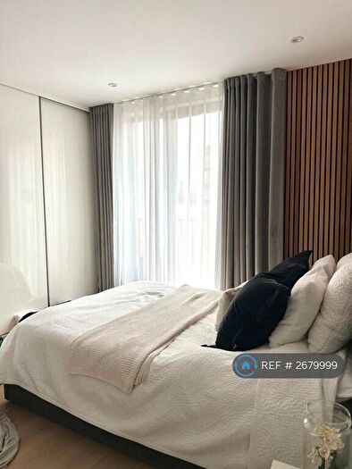 2 Bedroom Flat To Rent In Florian Court, London, E16